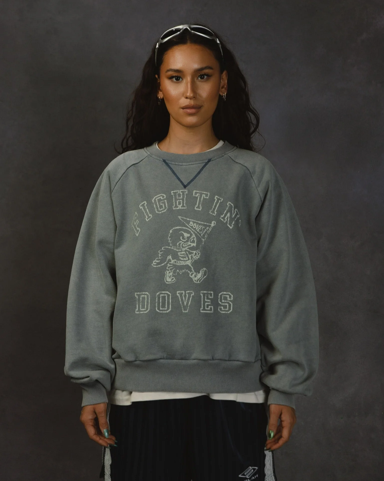 "FIGHTIN' DOVES" VINTAGE RAGLAN CREWNECK - Image 3