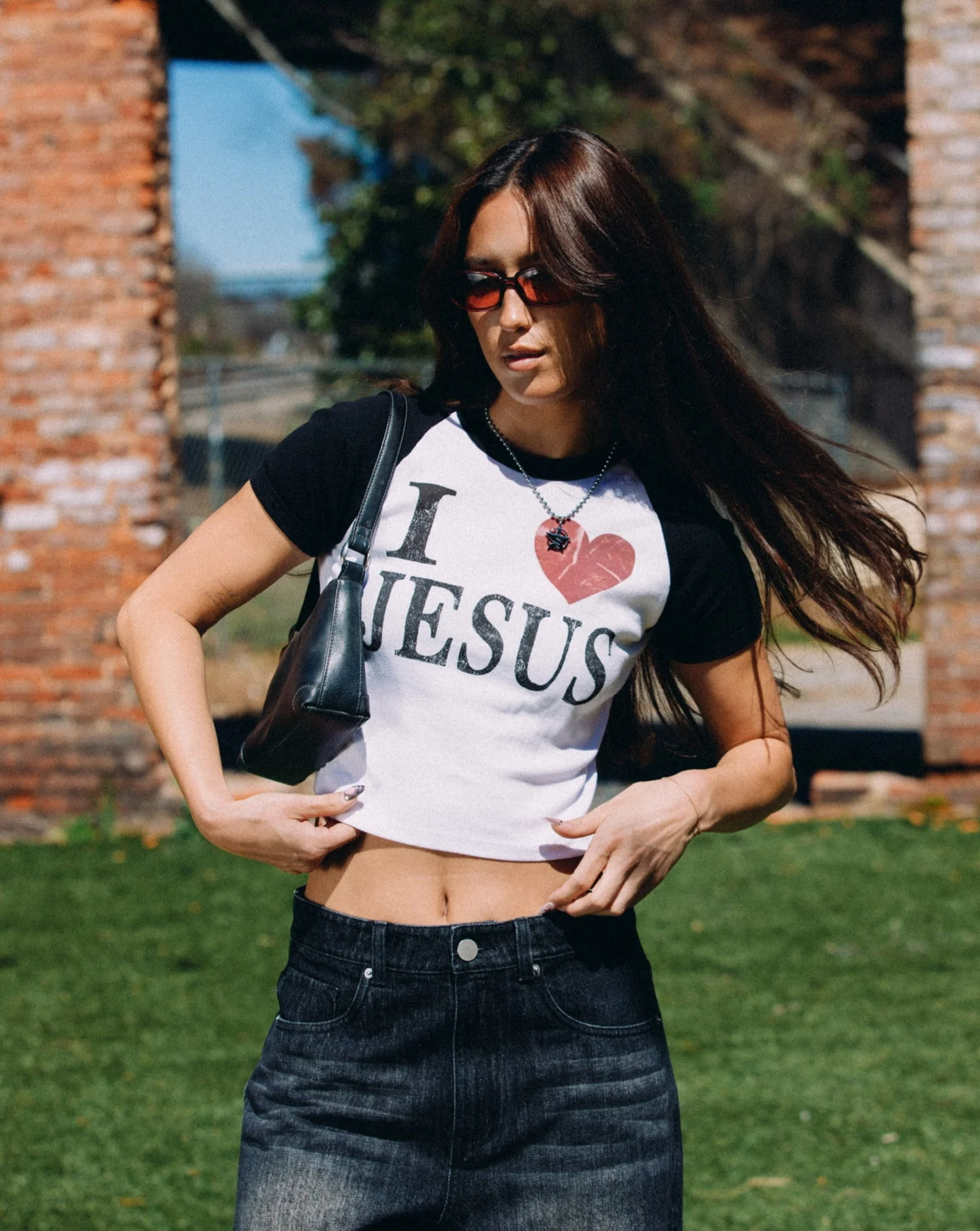 "I <3 JESUS" RAGLAN BABY TEE - Image 6